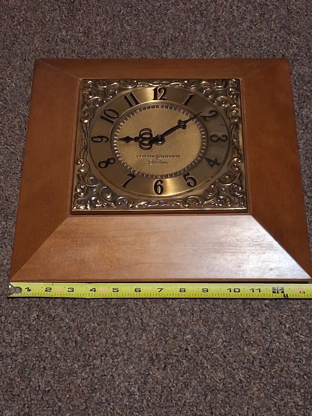 GE ( General Electric ) Maple Wood Mid Century Clock With Ornate Brass Dial